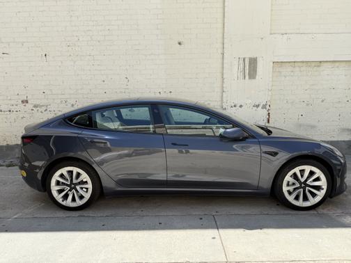 2022 Tesla Model 3 Base