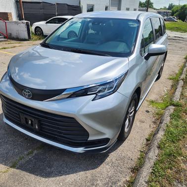 2021 Toyota Sienna LE 8 Passenger