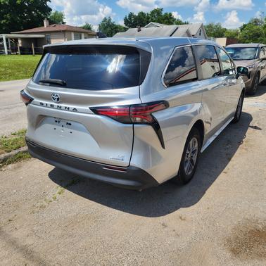 2021 Toyota Sienna LE 8 Passenger