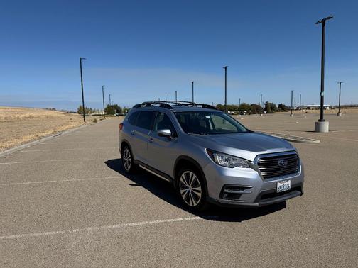 Gray 2019 Subaru Ascent Limited 7-Passenger