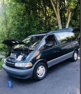 Photo 1 of 10 of 1997 Toyota Previa LE