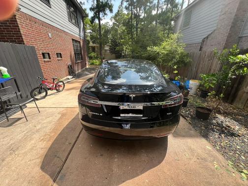 Black 2018 Tesla Model S 75D