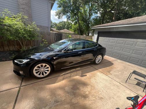 Black 2018 Tesla Model S 75D