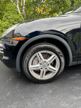 Black 2014 Porsche Cayenne Cayenne Platinum Edition