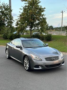 2010 INFINITI G37 Sport