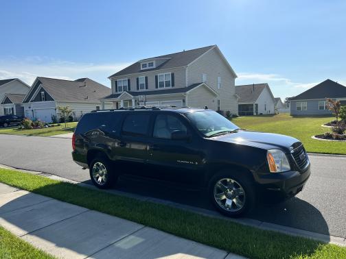 Photo 2 of 25 of 2008 GMC Yukon XL 1500 SLT