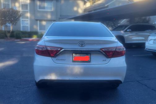 White 2016 Toyota Camry SE w/Special Edition Pkg