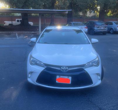 White 2016 Toyota Camry SE w/Special Edition Pkg