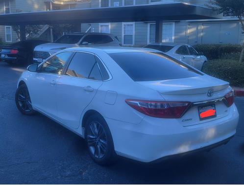White 2016 Toyota Camry SE w/Special Edition Pkg