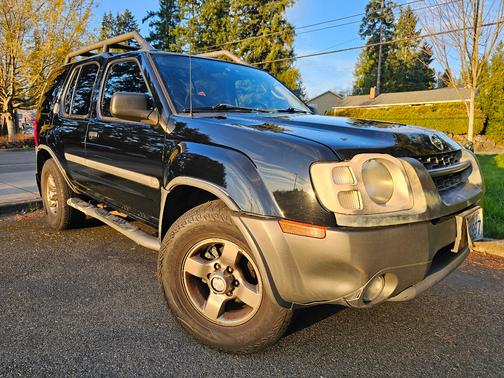Black 2002 Nissan Xterra SE V6