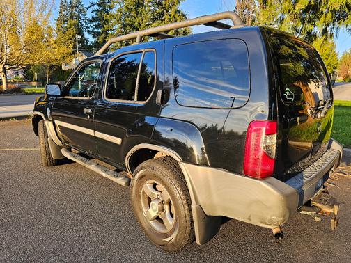 Black 2002 Nissan Xterra SE V6