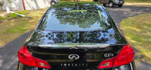 Black 2013 INFINITI G37 x