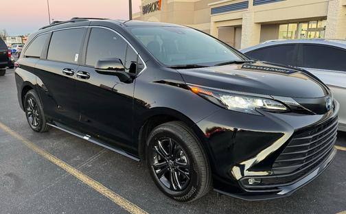 2024 Toyota Sienna Woodland Edition