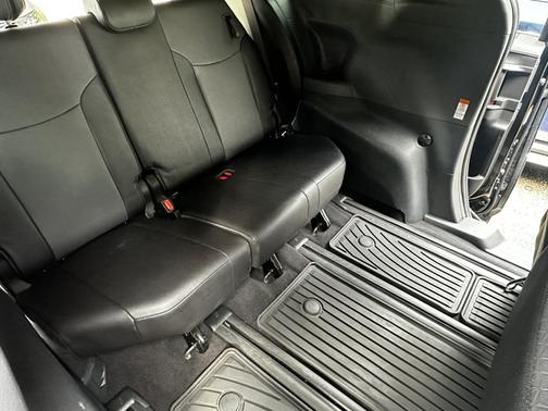 2024 Toyota Sienna Woodland Edition