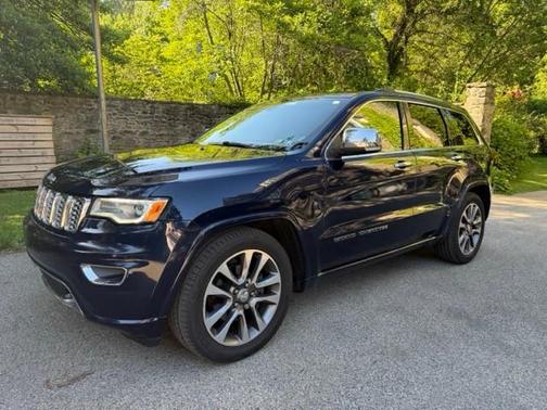 Blue 2017 Jeep Grand Cherokee Overland