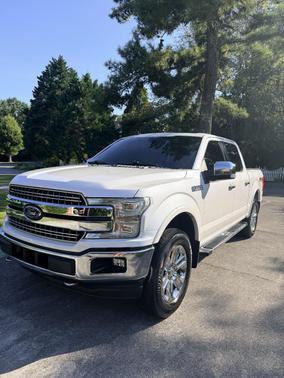 White 2019 Ford F-150 Lariat