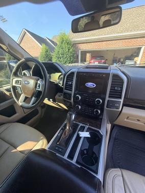 White 2019 Ford F-150 Lariat