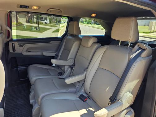 Red 2023 Honda Odyssey EX-L