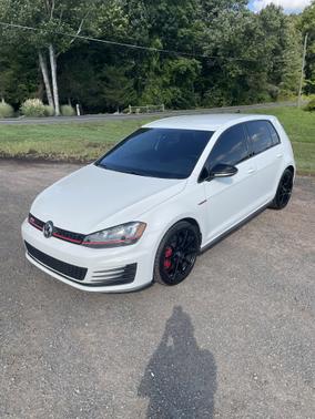 2017 Volkswagen Golf GTI Sport 4-Door