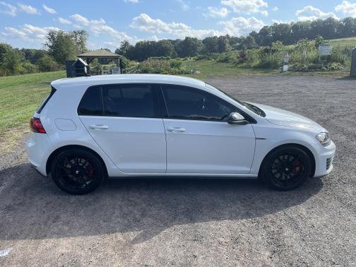 2017 Volkswagen Golf GTI Sport 4-Door