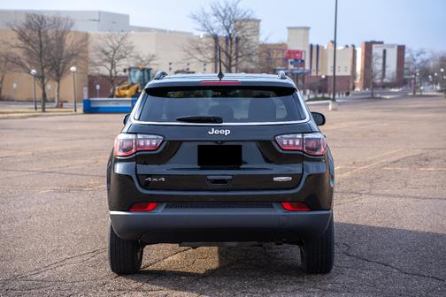 Black 2018 Jeep Compass Latitude