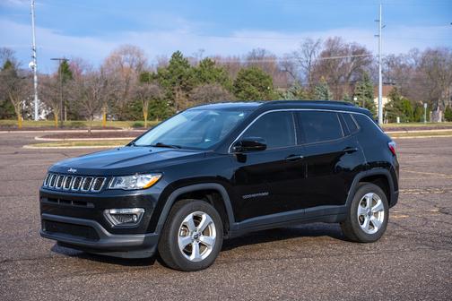 Black 2018 Jeep Compass Latitude