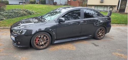 Photo 1 of 17 of 2010 Mitsubishi Lancer Evolution GSR