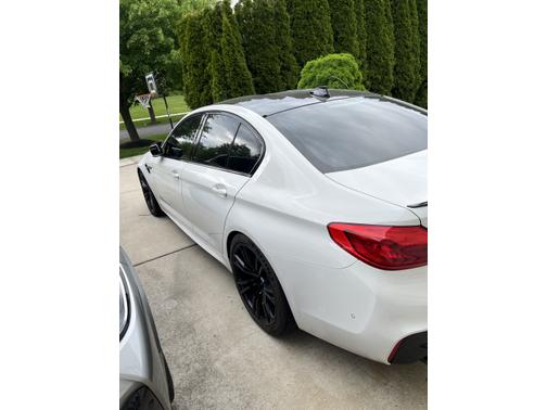 Photo 4 of 11 of 2019 BMW M5 Competition