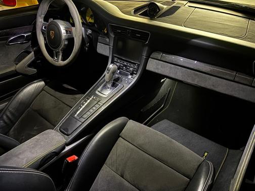 2015 Porsche 911 911 Carrera GTS