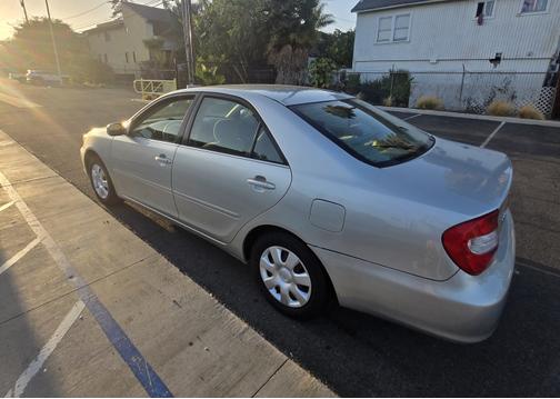 Gray 2002 Toyota Camry SE