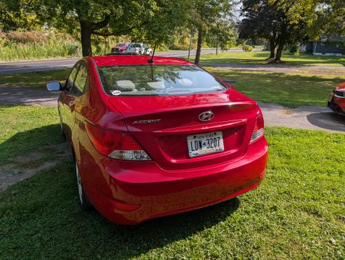 2012 Hyundai Accent GLS