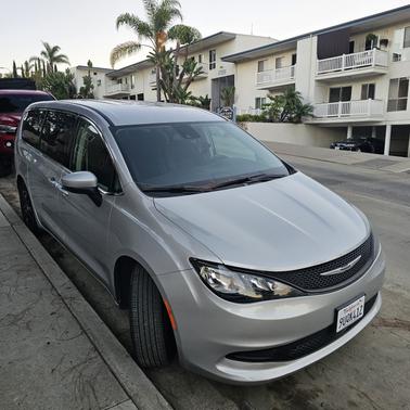 2023 Chrysler Voyager LX