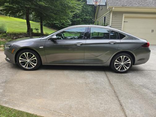 2018 Buick Regal Sportback Essence