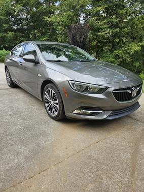 2018 Buick Regal Sportback Essence