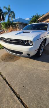 White 2015 Dodge Challenger SXT