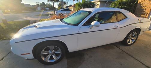 2015 Dodge Challenger SXT