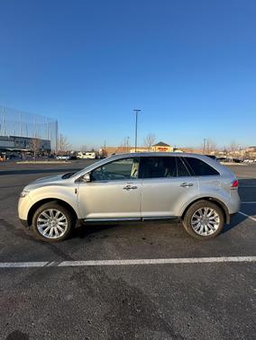 Silver 2013 Lincoln MKX Base