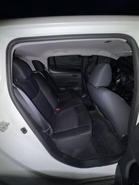 White 2019 Nissan Leaf SV