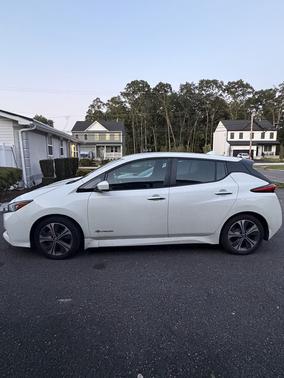 White 2019 Nissan Leaf SV