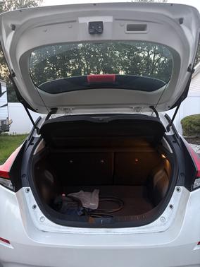 White 2019 Nissan Leaf SV