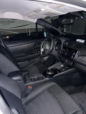 White 2019 Nissan Leaf SV