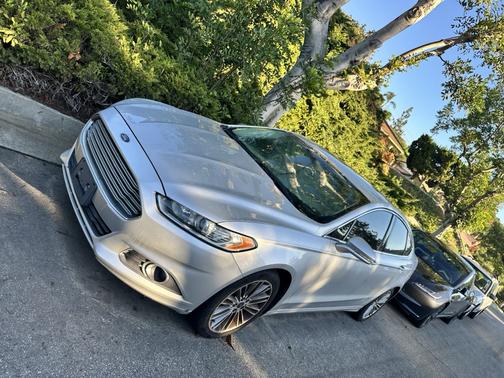 Silver 2014 Ford Fusion SE