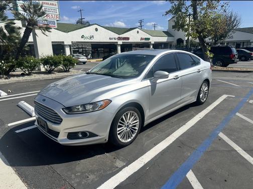 Silver 2014 Ford Fusion SE