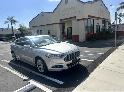 Silver 2014 Ford Fusion SE