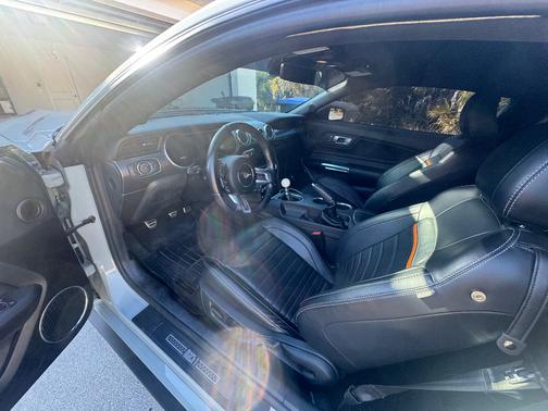 2022 Ford Mustang Mach 1