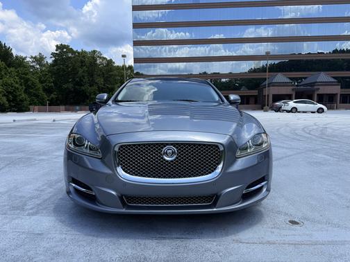 Gray 2013 Jaguar XJ Base