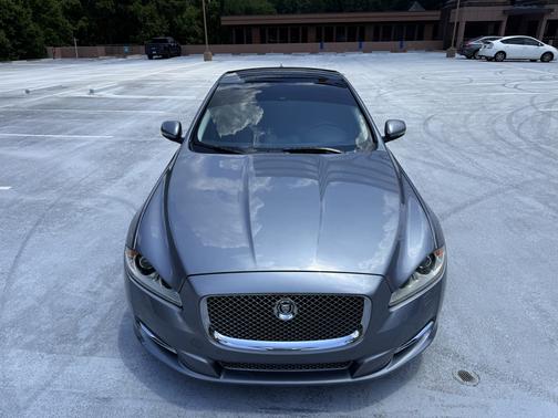Gray 2013 Jaguar XJ Base