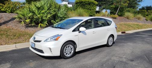 2013 Toyota Prius v Five