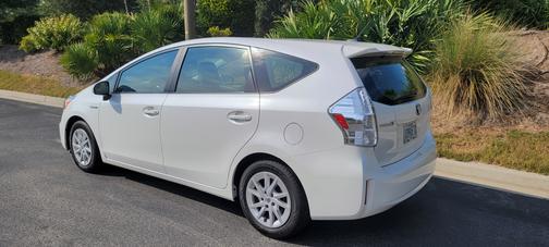 2013 Toyota Prius v Five