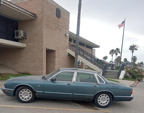 Blue 1999 Jaguar XJ Base